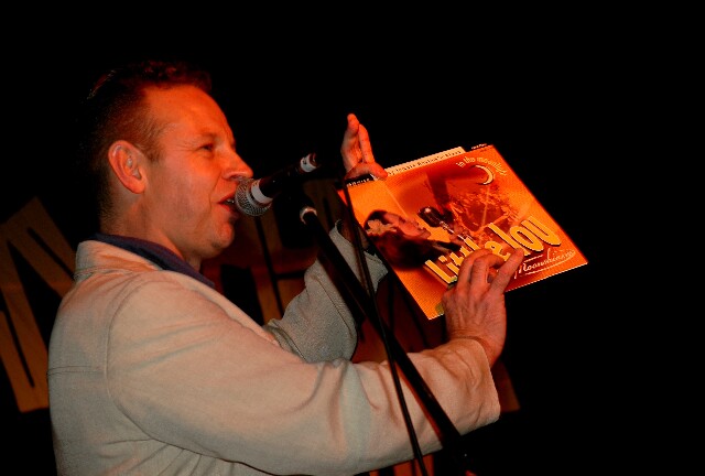 min 2006 11 25 riot 336